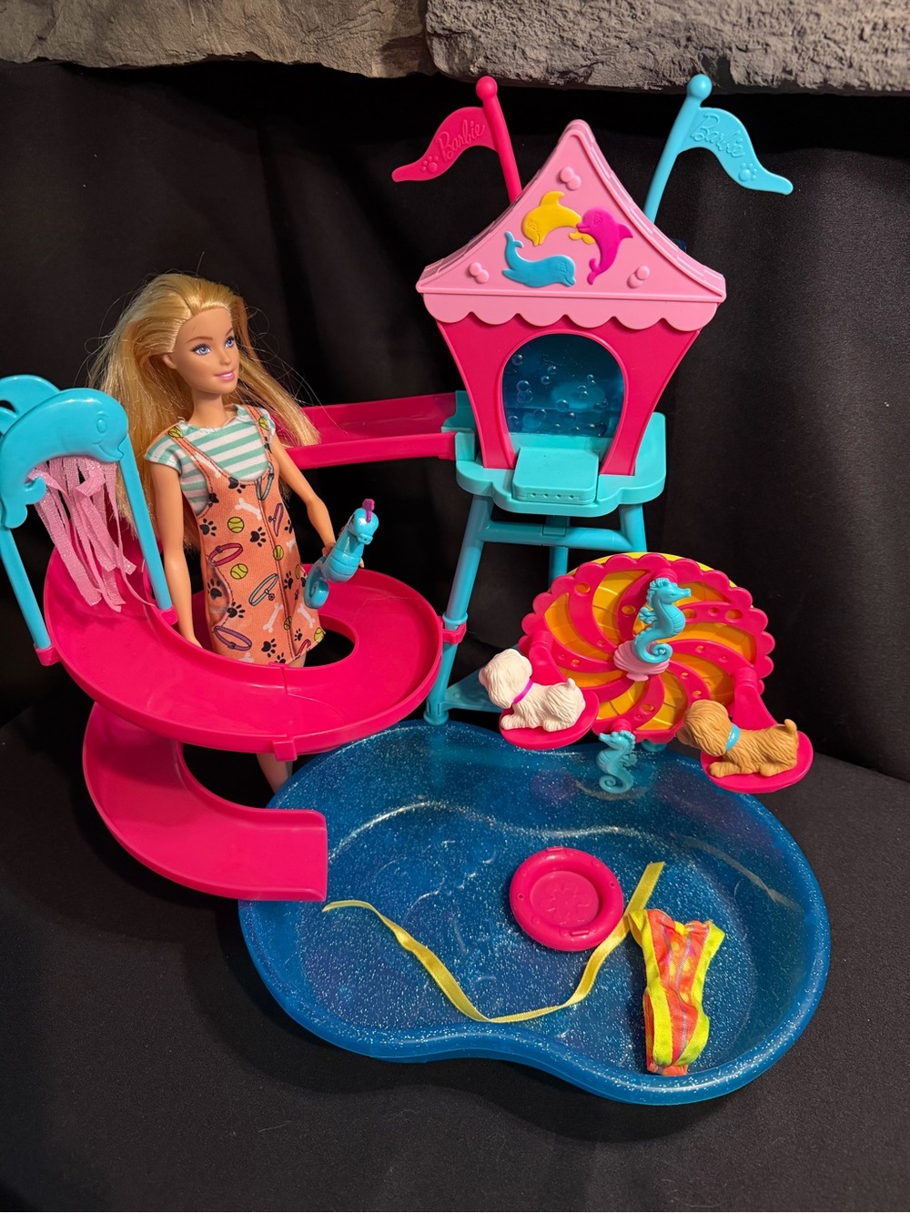 2011 Barbie Puppy Water Park Playset (With Instructions)